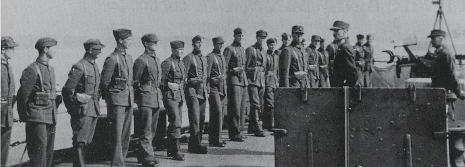 Avdeling av Hærens flyvåpen på dekket av HMS Devonshire, 7. juni 1940