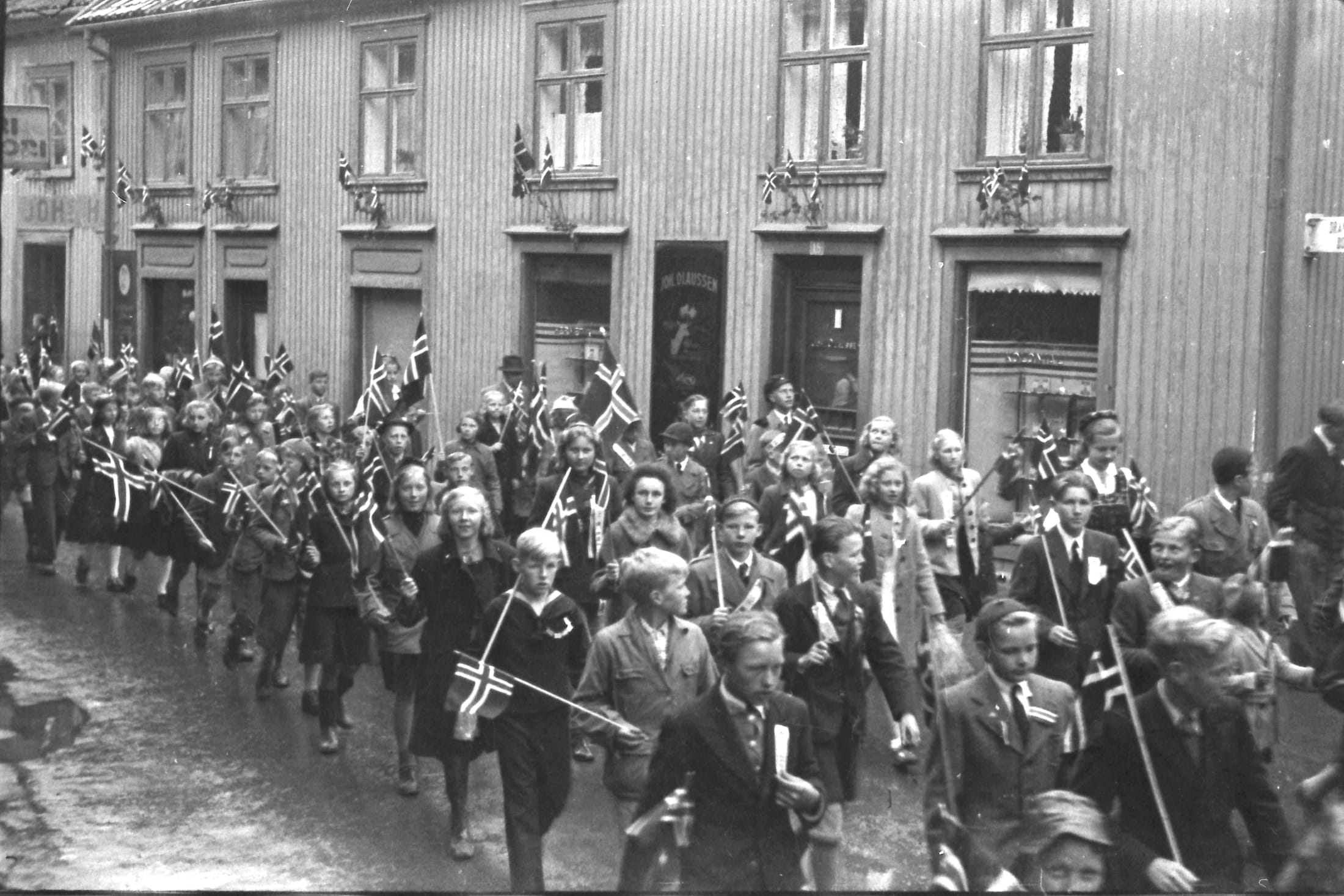 17. mai-toget – original