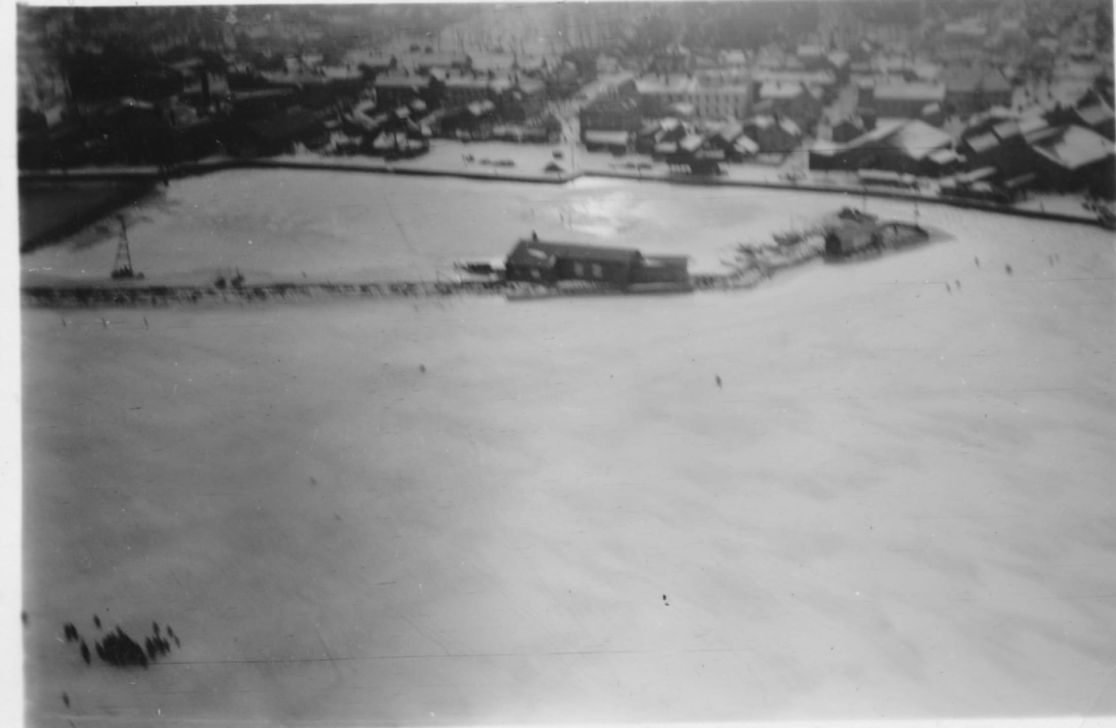 Isen har lagt seg i havnen – original