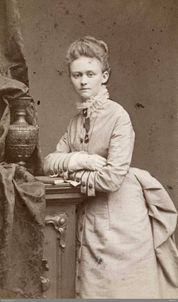 Portrett av Harriet Backer ca 1880