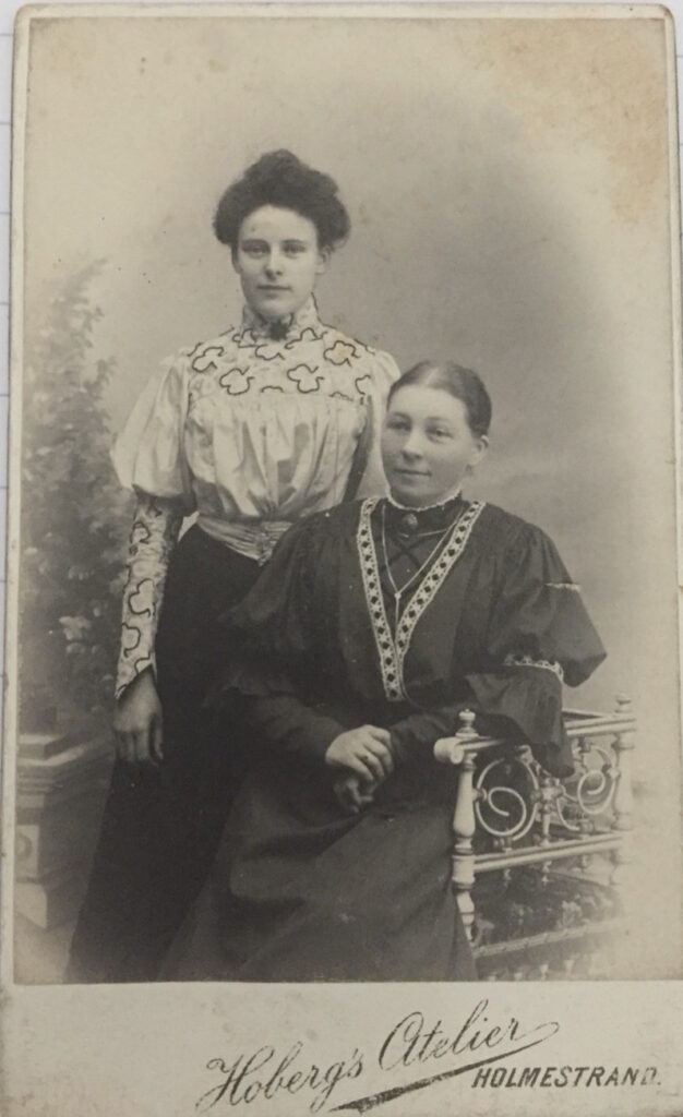 Margit og Lina 1902